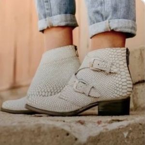Freebird by Steven Saga Booties
